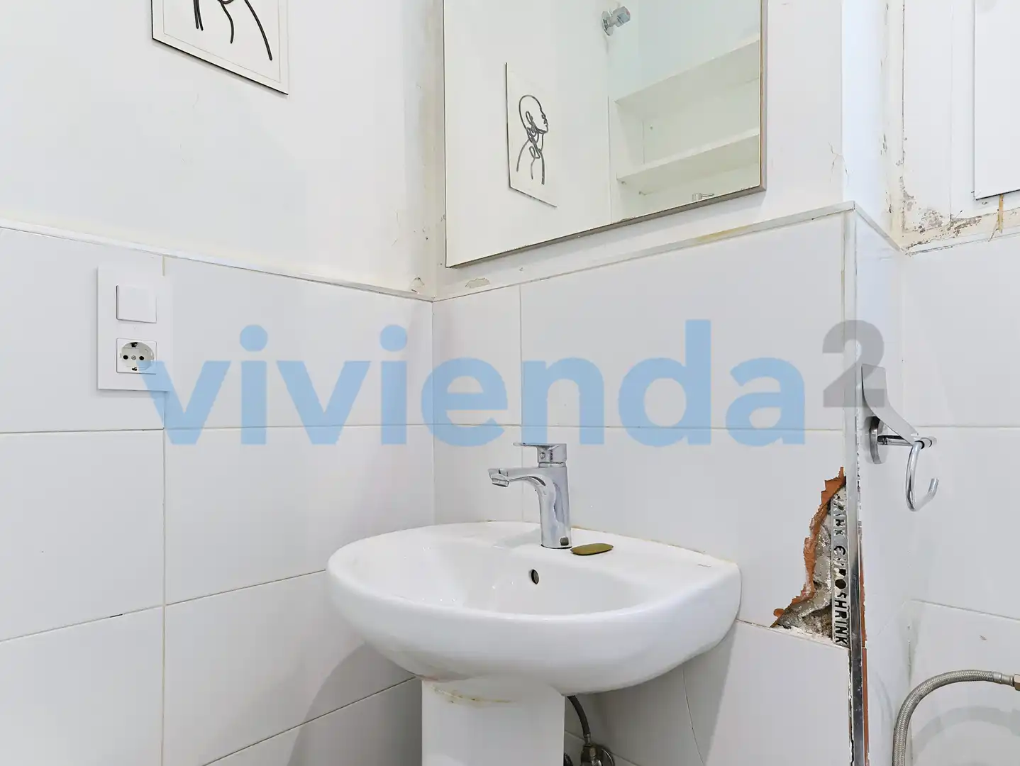 Bany de Local en venda en Madrid amb Aire condicionat, Calefacció i Moblat