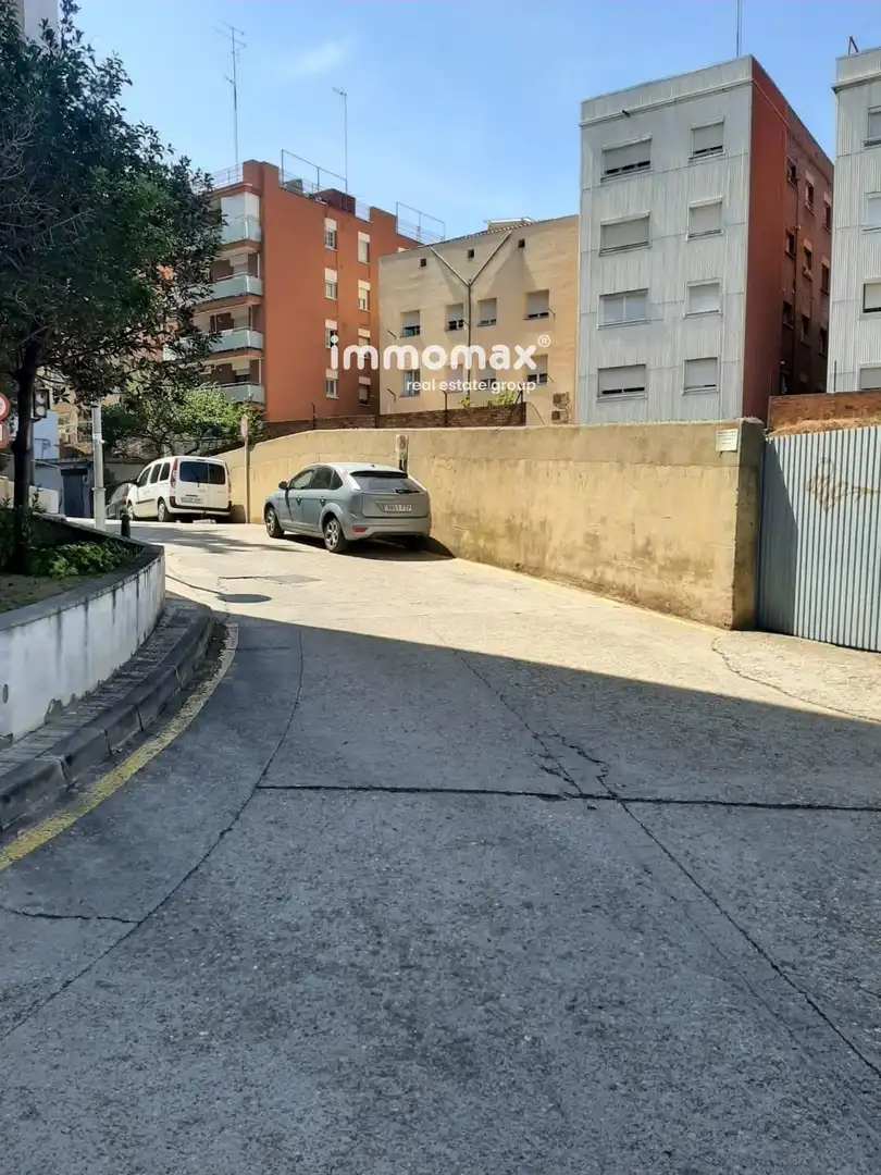 Aparcament de Nau industrial en venda en Sant Feliu de Llobregat