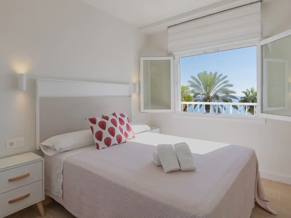 Bedroom of Flat for rent in La Herradura