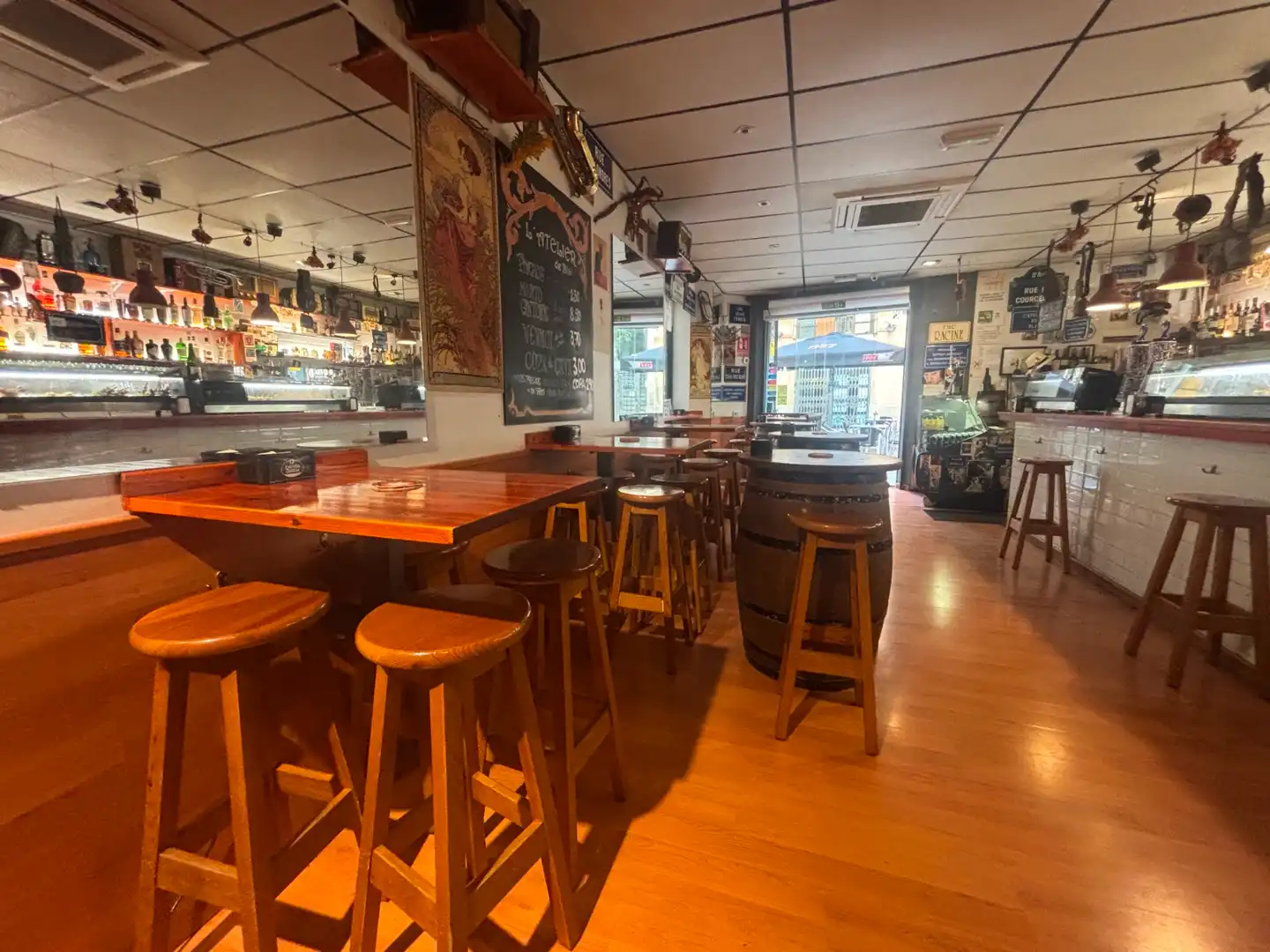 Business premises for transfer in Sants - Montjuïc, imagen 5