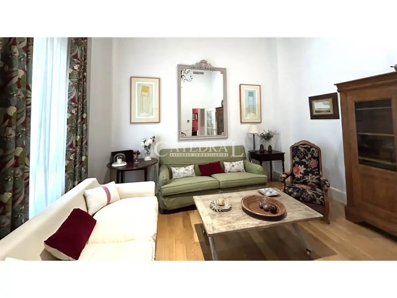 Sala de estar de Apartamento de alquiler en Sevilla con Aire acondicionado, Calefacción y Parquet
