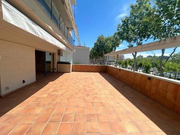 Apartamento con piscina en venta en Carrer Escoles