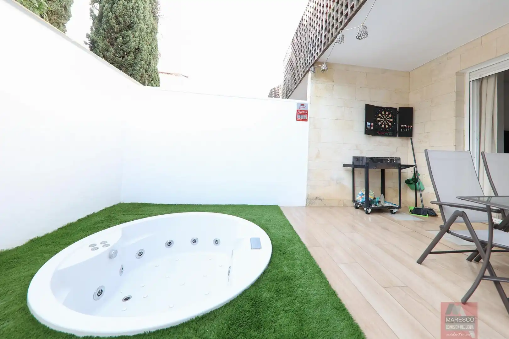 Garten von Einfamilien-Reihenhaus zum Verkauf in Mijas mit Klimaanlage, Terrasse und Abstellraum