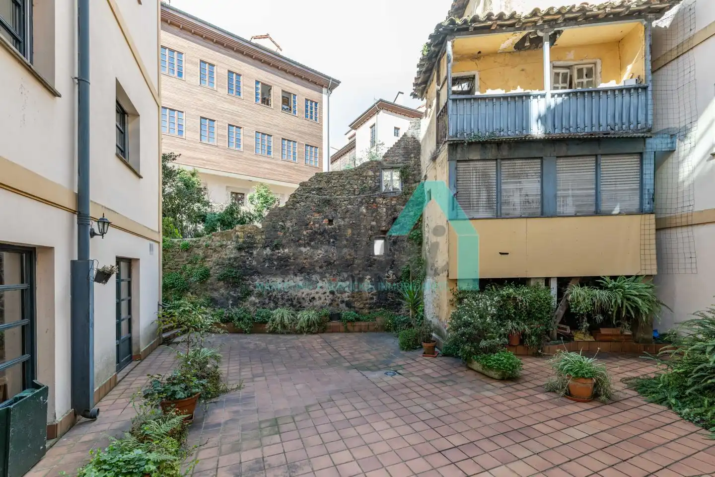 Exterior view of Study for rent in Oviedo   with Heating, Parquet flooring and Furnished