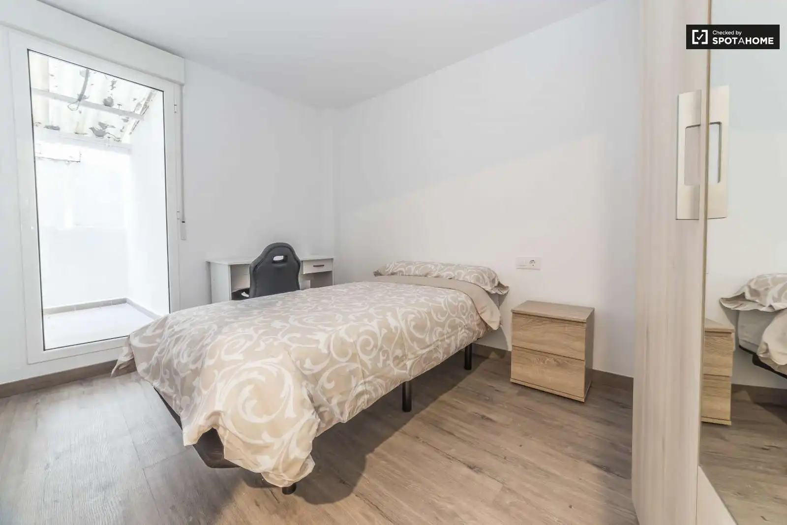 Habitación en Trinitat