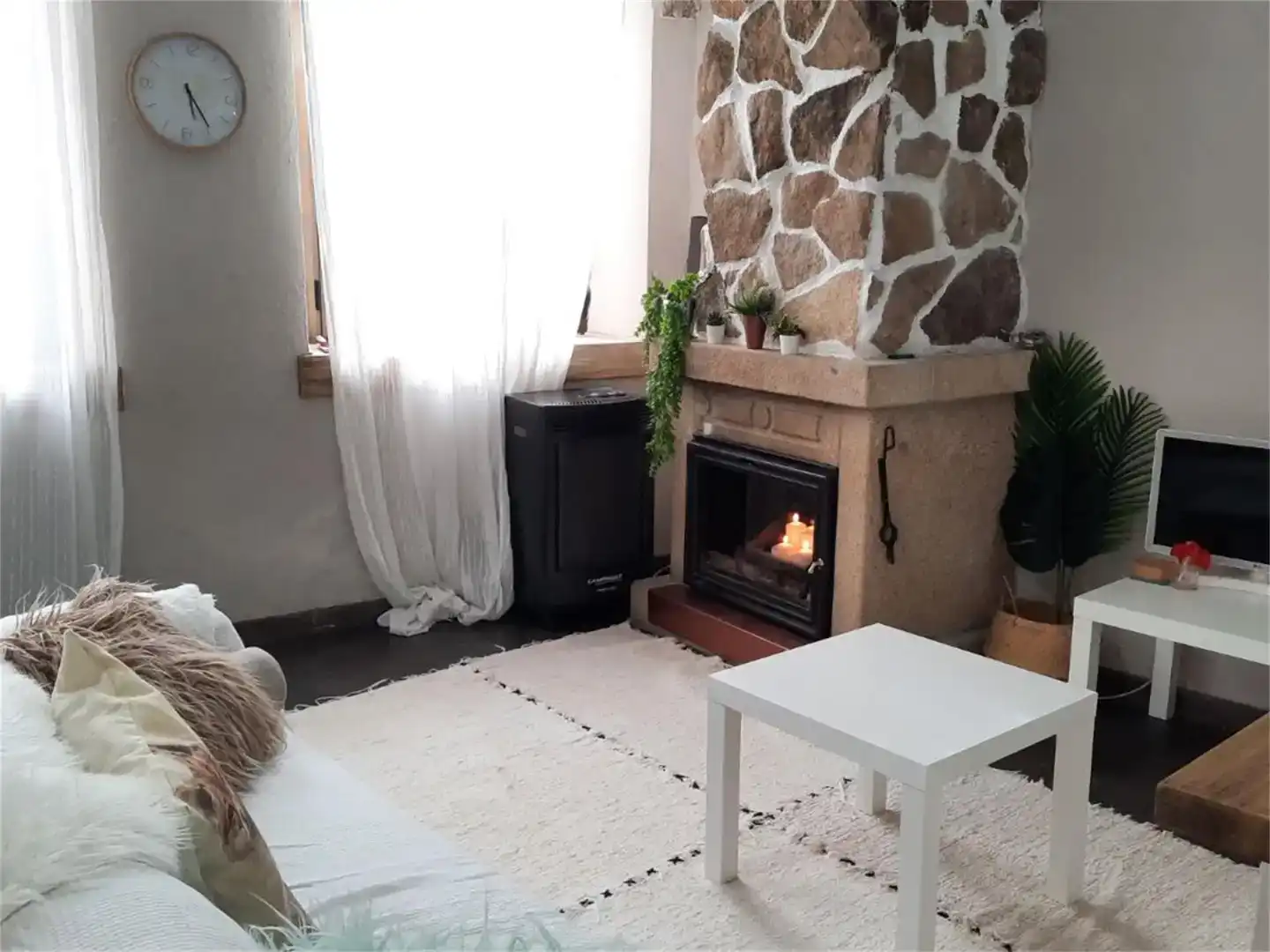 Sala d'estar de Casa o xalet en venda en Béjar amb Jardí privat, Parquet i Traster