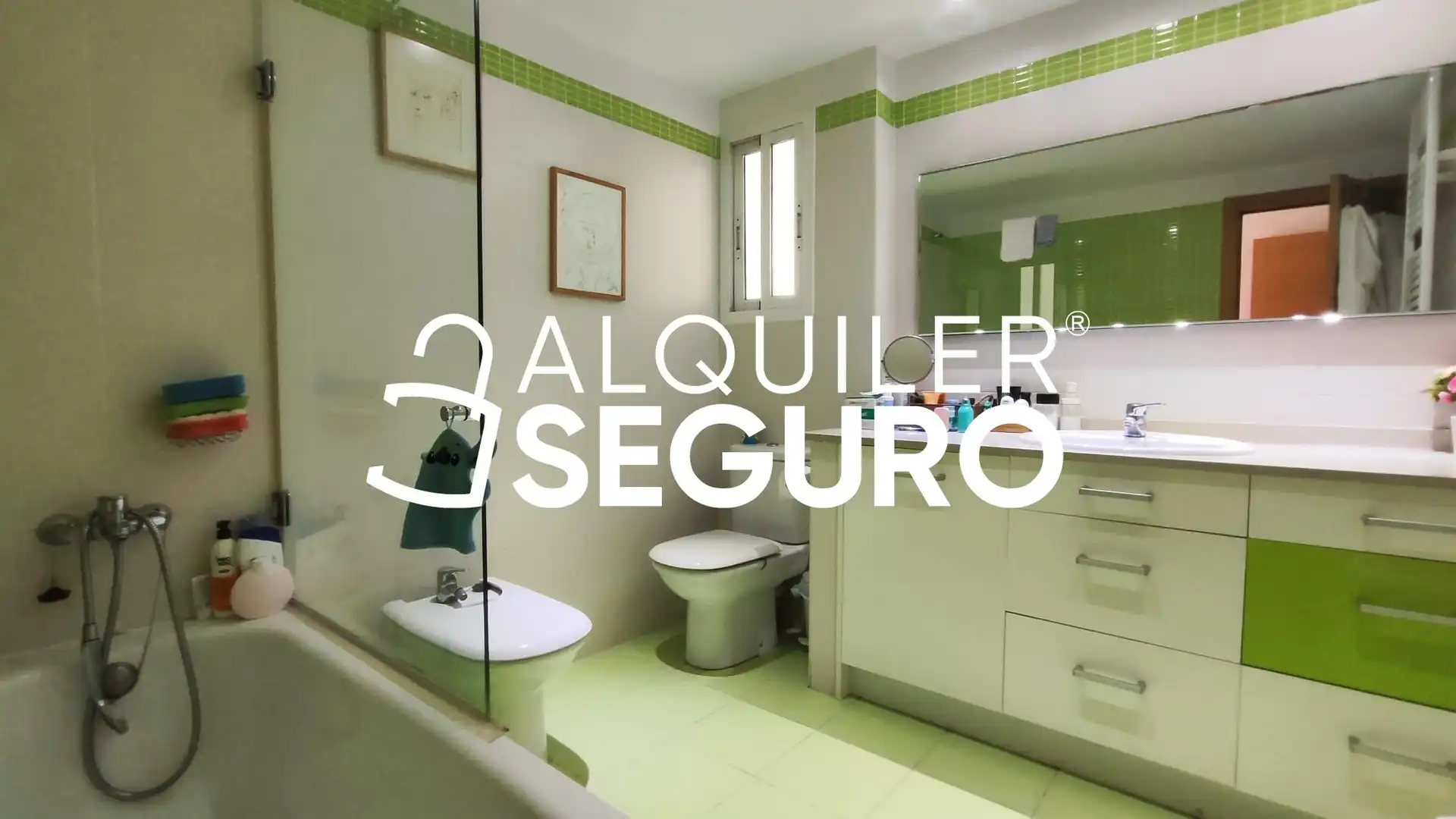 Bathroom of Flat for rent in Valencia  with Air Conditioner, Heating and Terrace