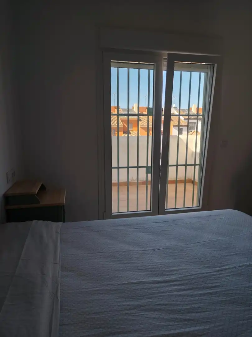 Dormitori de Casa o xalet en venda en Chipiona amb Aire condicionat, Terrassa i Moblat