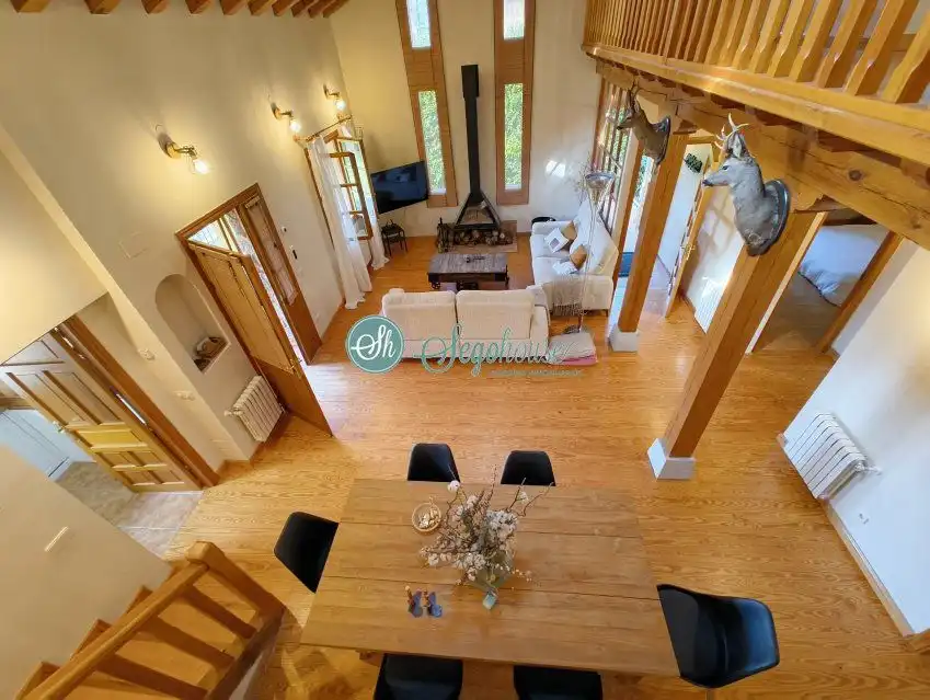 Sala de estar de Casa o chalet en venta en Palazuelos de Eresma con Calefacción, Terraza y Amueblado