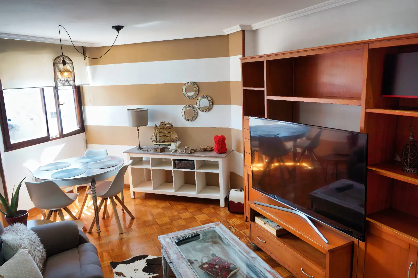 Living room of Flat for sale in Corvera de Asturias  with Parquet flooring, Storage room and Furnished