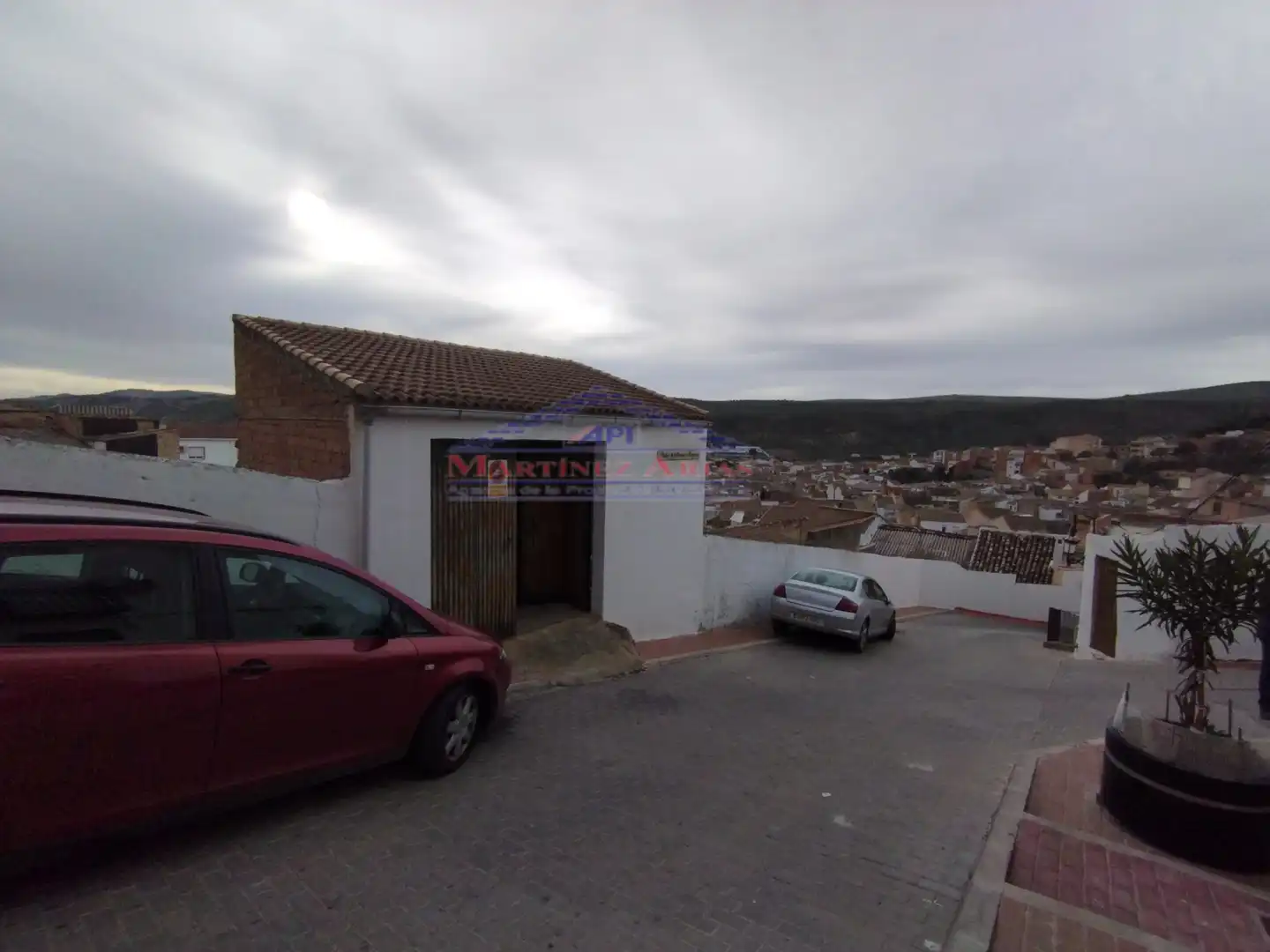 Vista exterior de Casa o xalet en venda en Huelma amb Terrassa i Traster