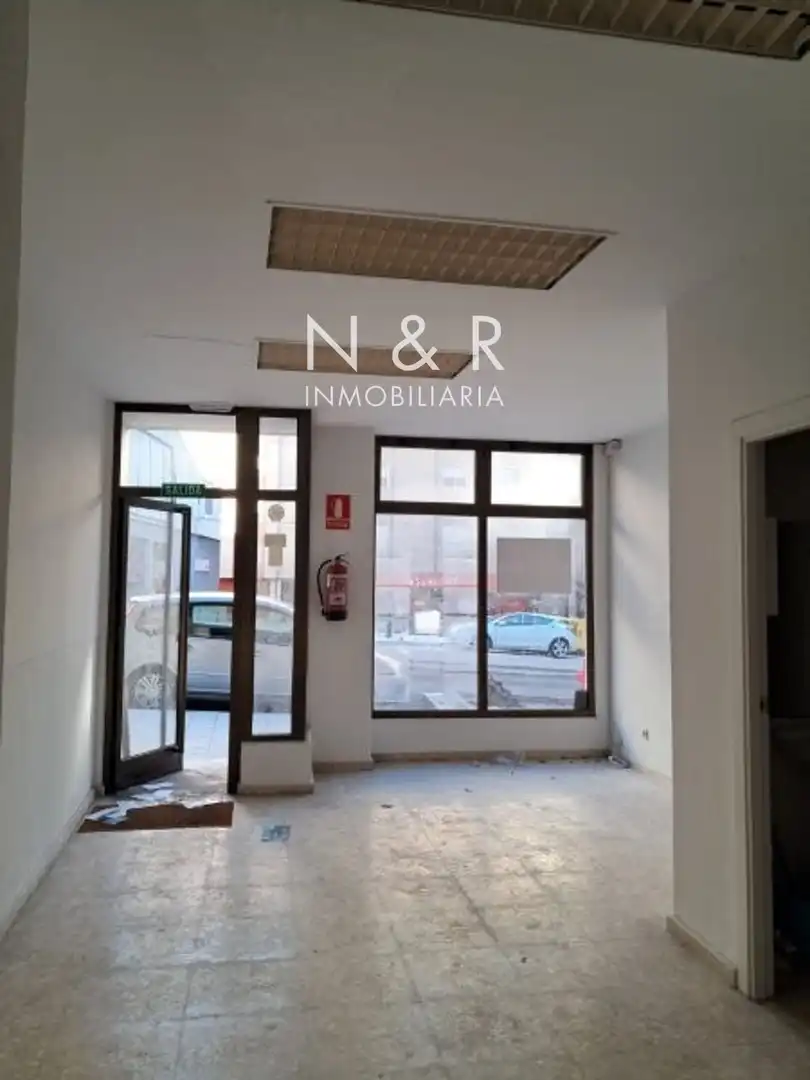 Locale commerciale in vendita a Rosalia Castro 31, imagen 10