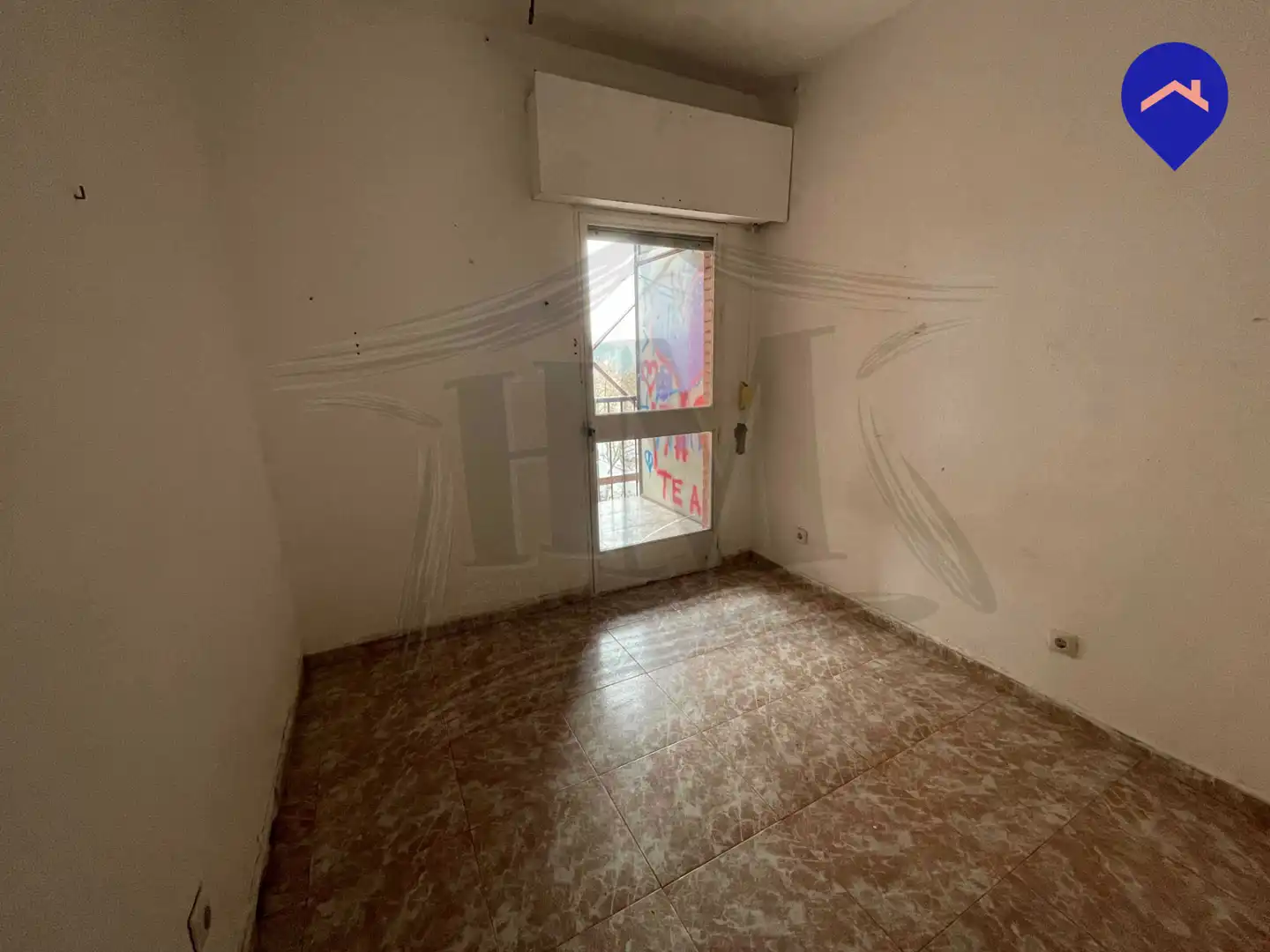 Habitación de Piso en venta en Madrid con Calefacción, Terraza y Balcón