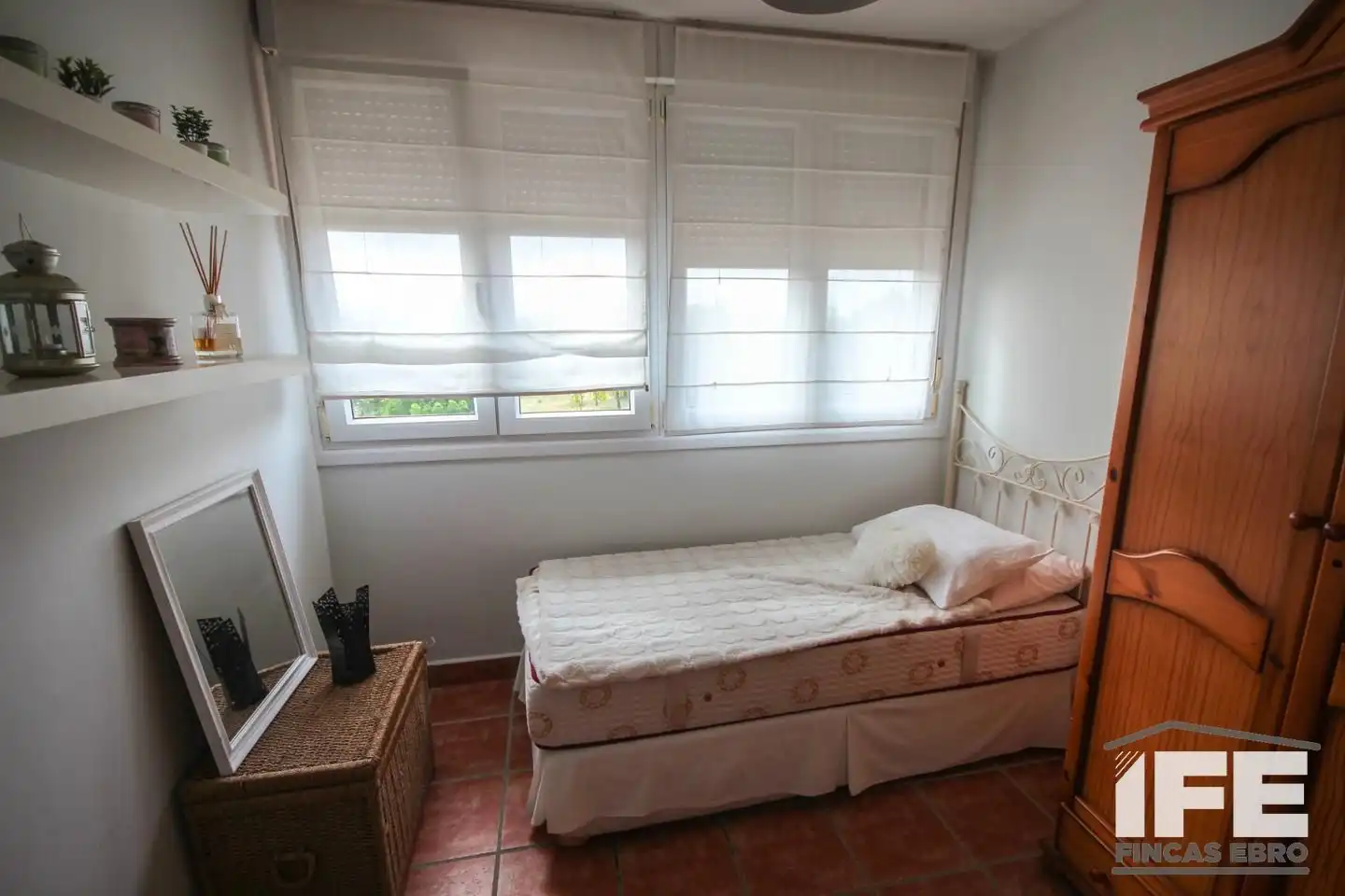 Schlafzimmer von Einfamilien-Reihenhaus zum Verkauf in Castejón (Navarra) mit Klimaanlage, Heizung und Privatgarten