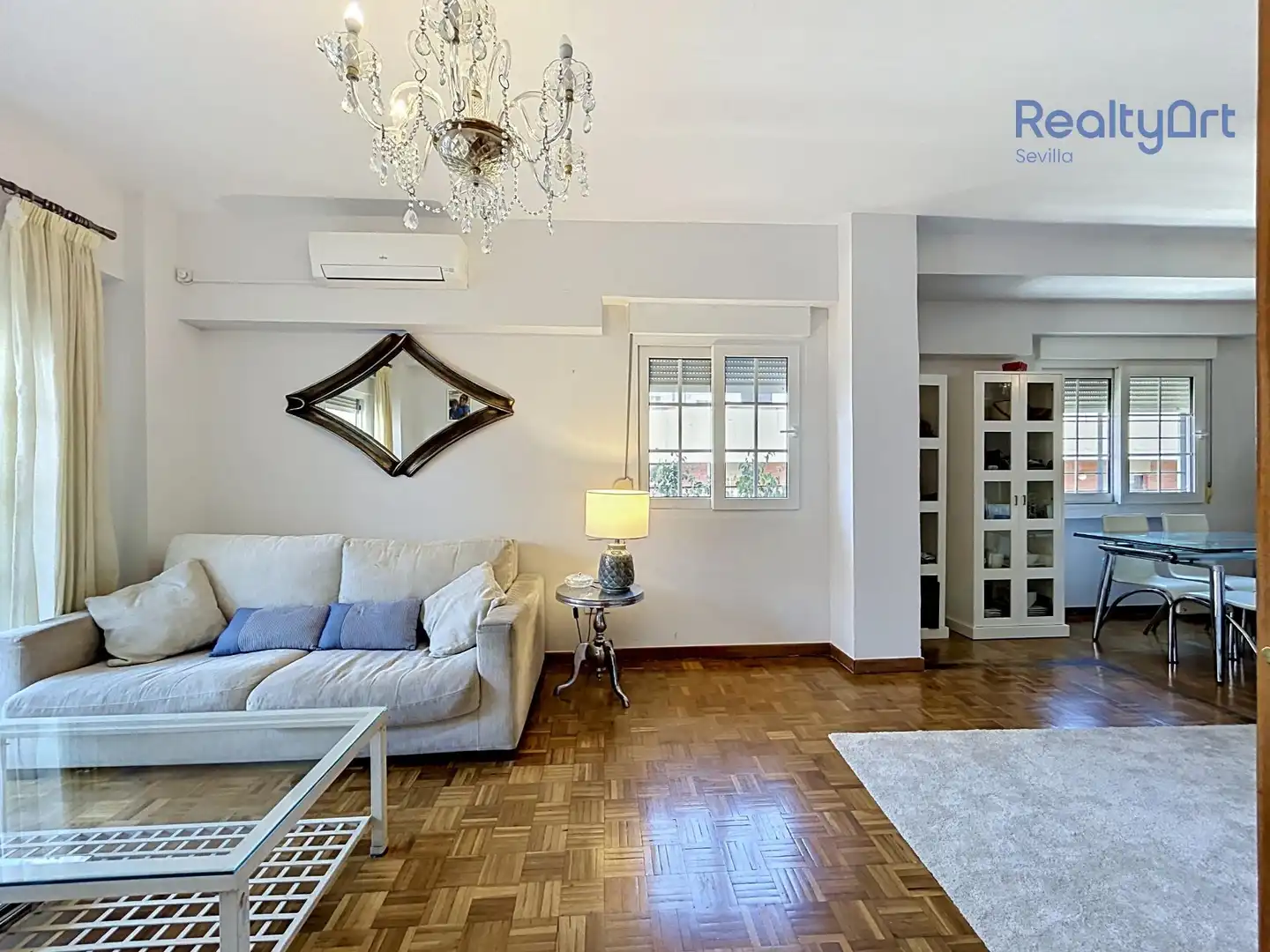 Sala de estar de Piso en venta en Sevilla con Aire acondicionado, Parquet y Terraza