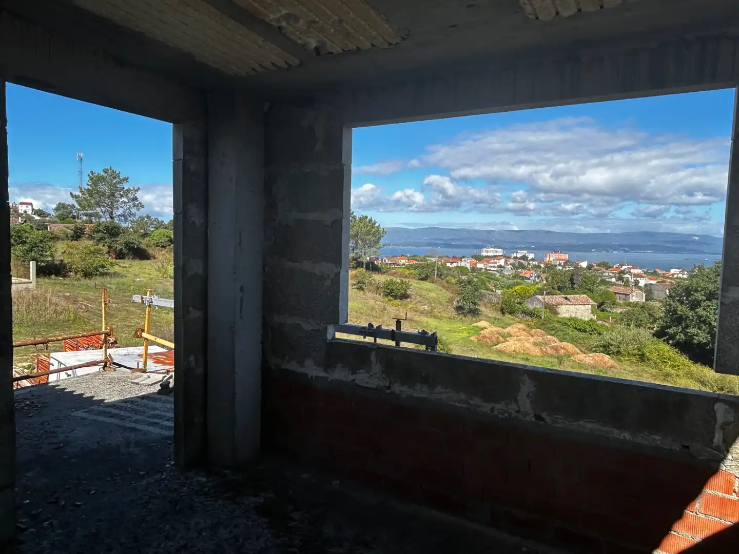 Exterior view of Houses for sale in Vilagarcía de Arousa  with Private garden, Terrace and Storage room