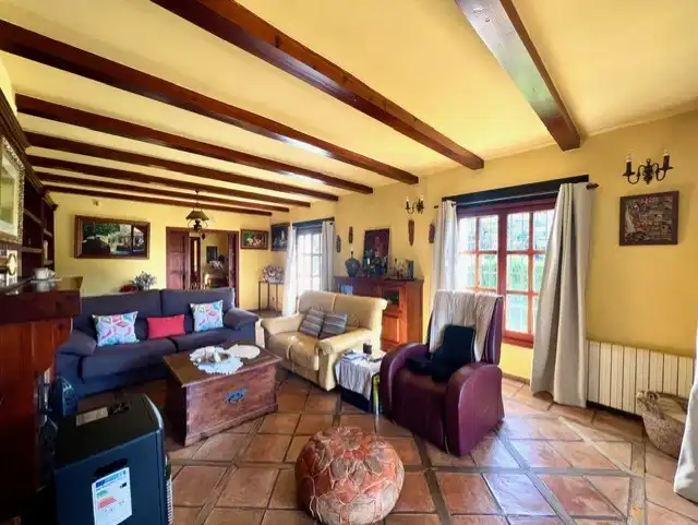 Sala de estar de Casa o chalet en venta en Marbella con Aire acondicionado, Calefacción y Jardín privado