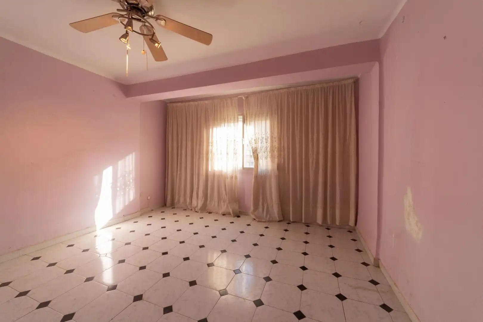 Bedroom of Flat for sale in Málaga  with Furnished