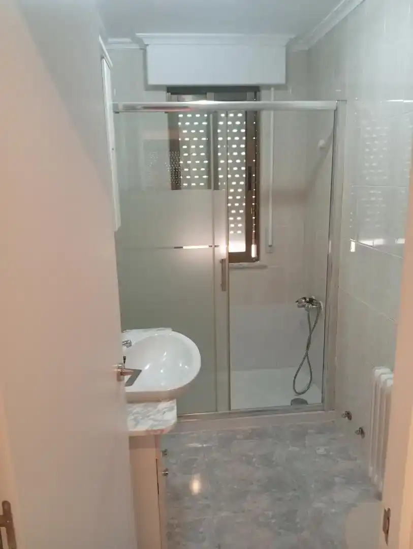 Bany de Apartament en venda en Salamanca Capital