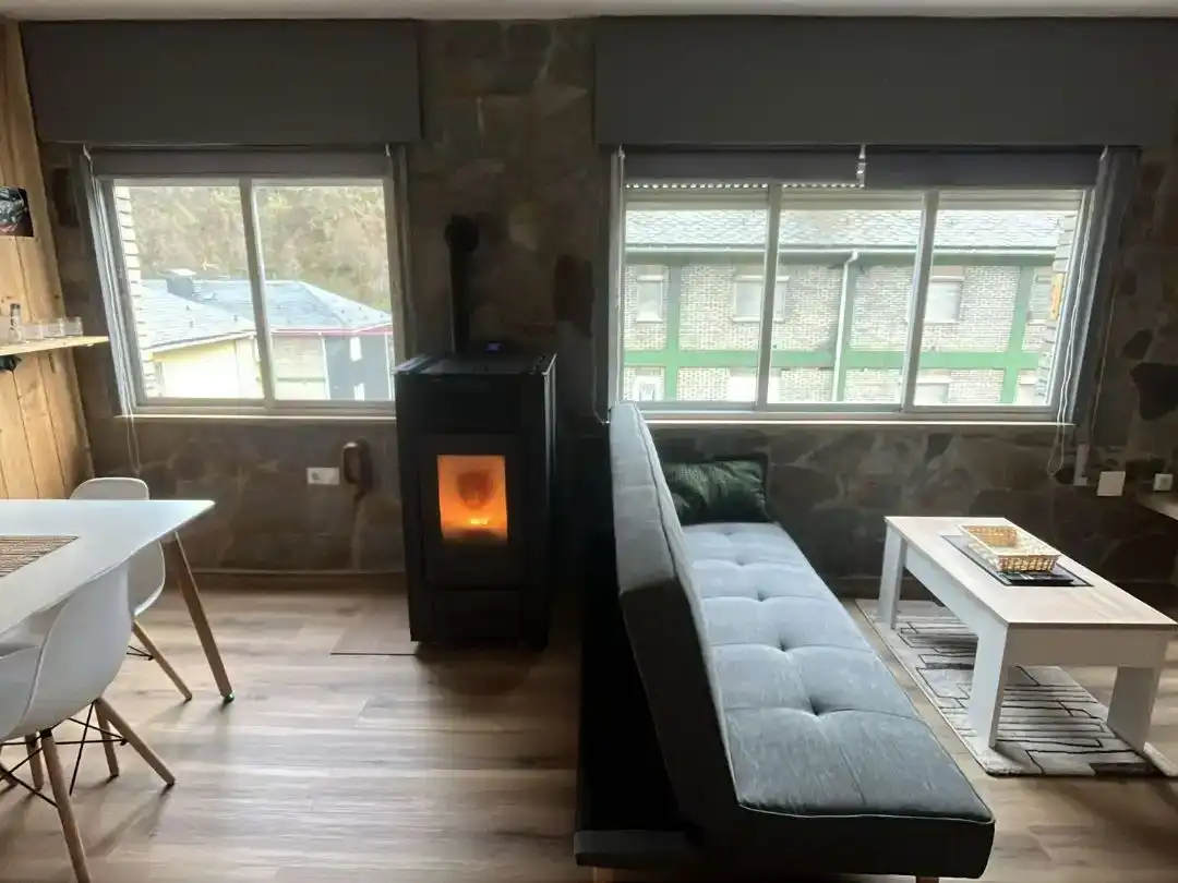 Living room of Flat for rent in Degaña  with Parquet flooring and Furnished