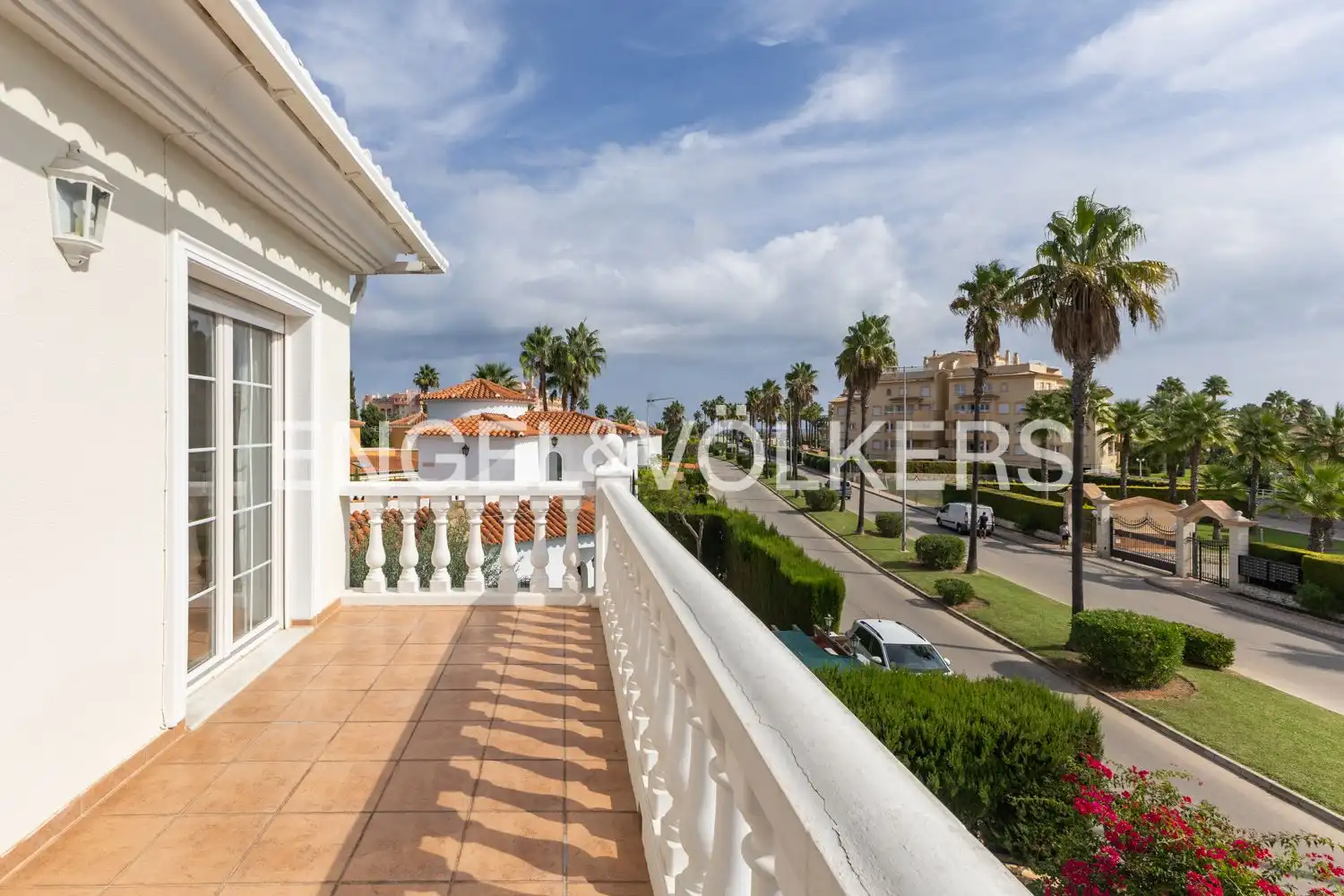Maison mitoyenne avec terrasse à louer à Avinguda Oliva Nova I