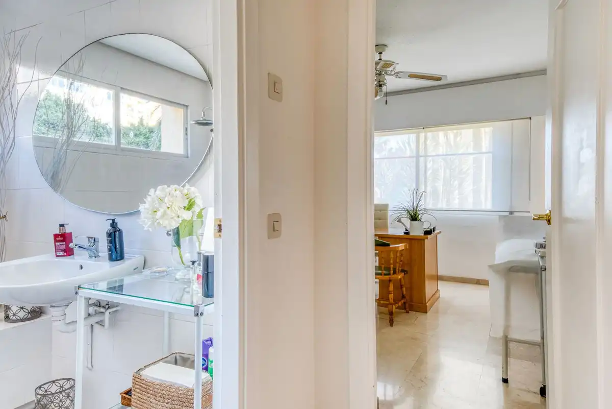 Planta baja en venta en Estepona con Aire acondicionado, Terraza y Piscina comunitaria