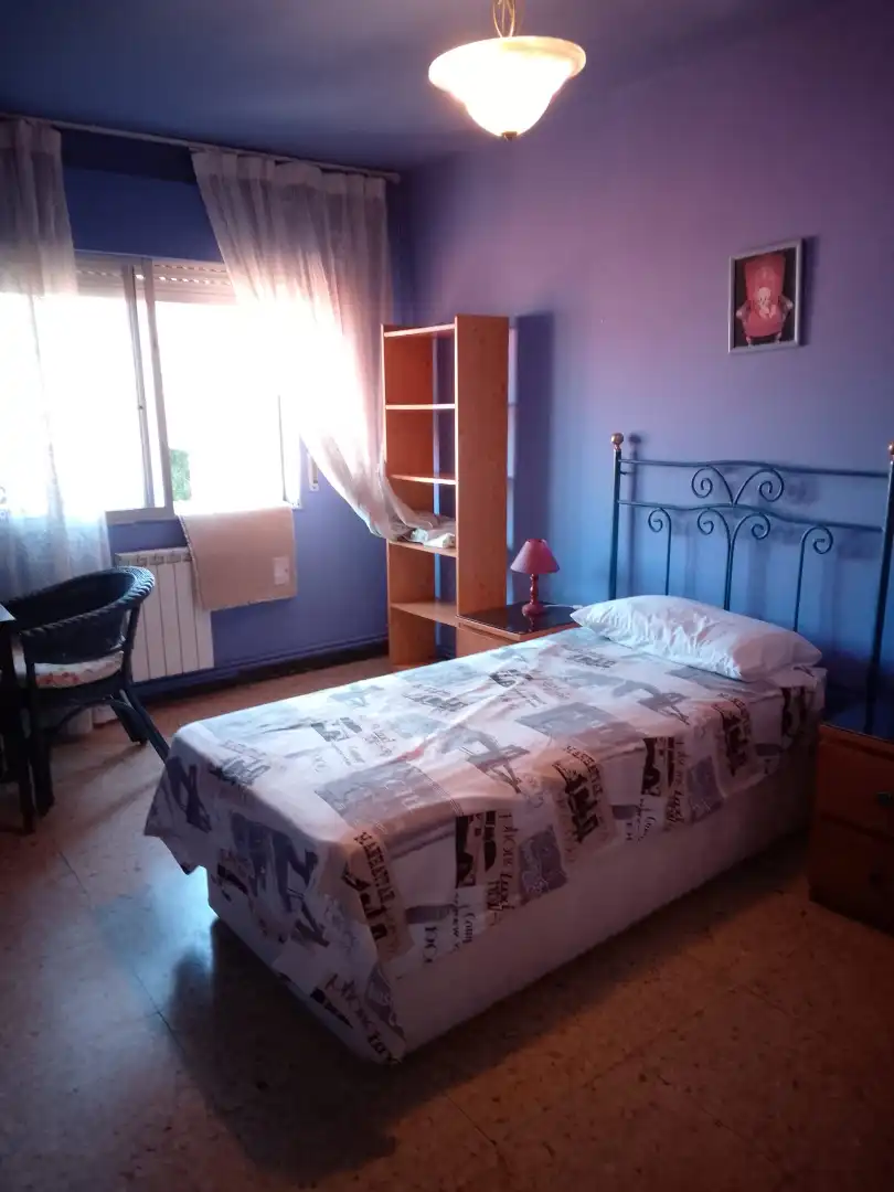 Bedroom of Flat for rent in Pontevedra Capital   with Heating, Furnished and Oven