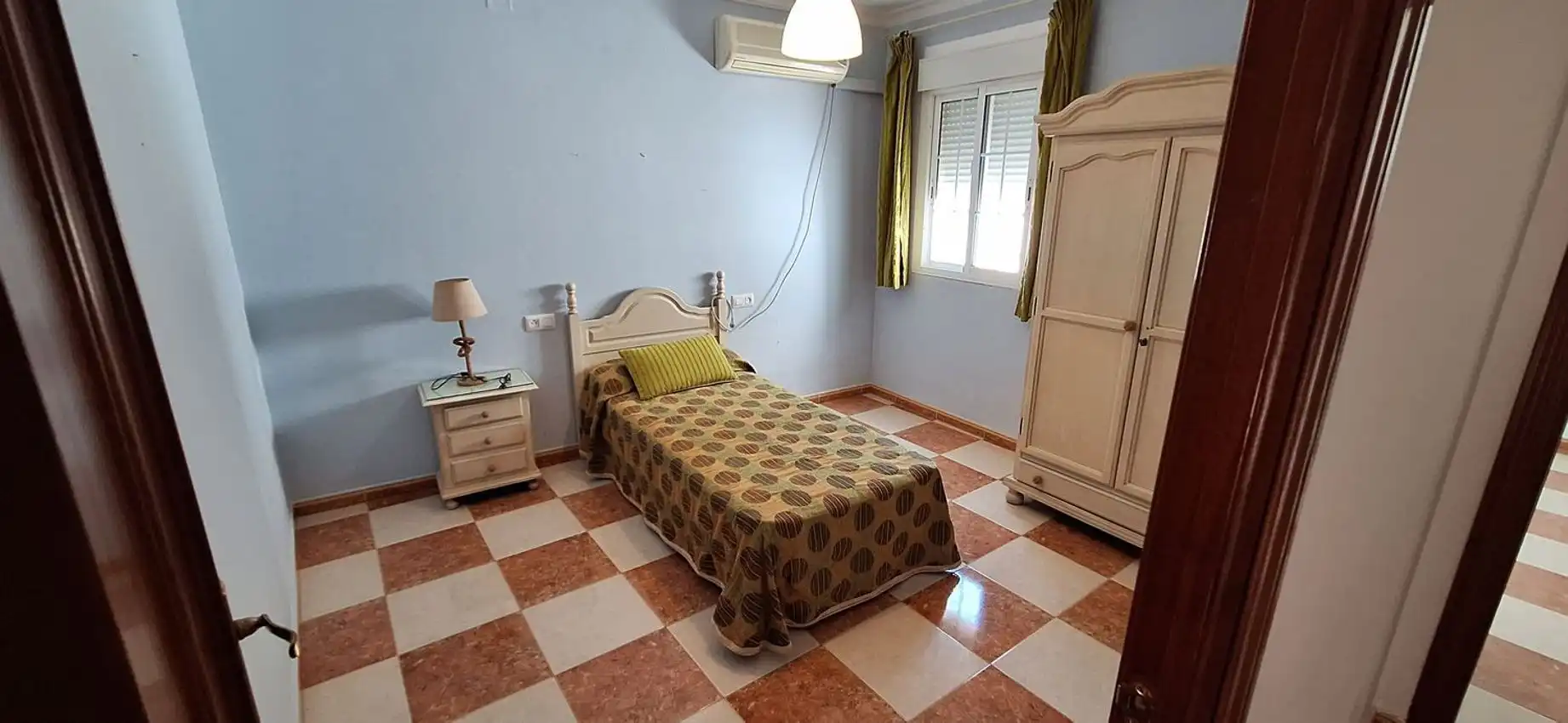 Habitación de Dúplex en venta en Lora del Río con Aire acondicionado