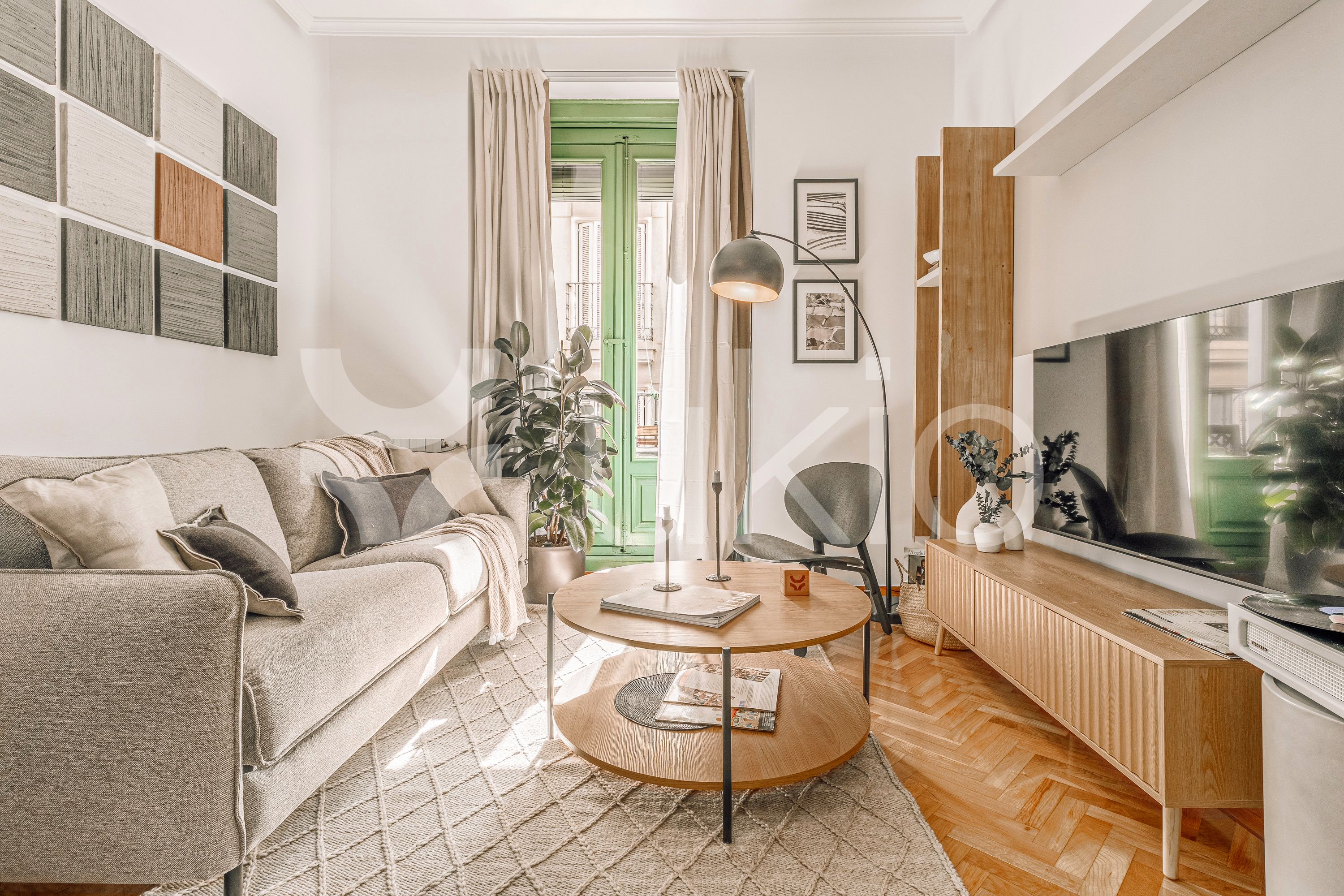 Sala de estar de Apartamento de alquiler en  Madrid Capital con Aire acondicionado, Calefacción y Amueblado