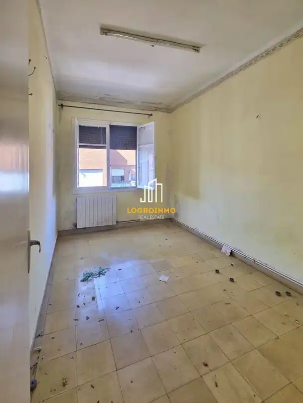 Habitación de Piso en venta en  Logroño con Calefacción