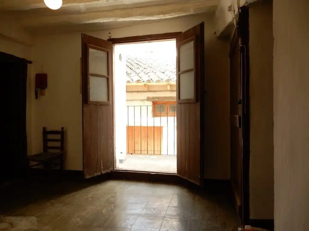 Casa adosada en venta en Torre de Arcas con Terraza, Trastero y Balcón