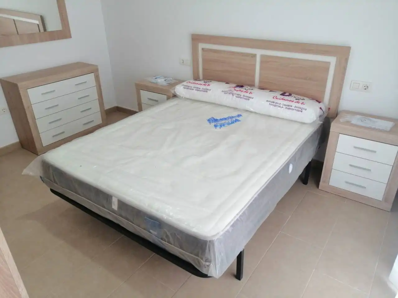 Bedroom of Flat for sale in Villanueva Mesía  with Air Conditioner, Heating and Storage room