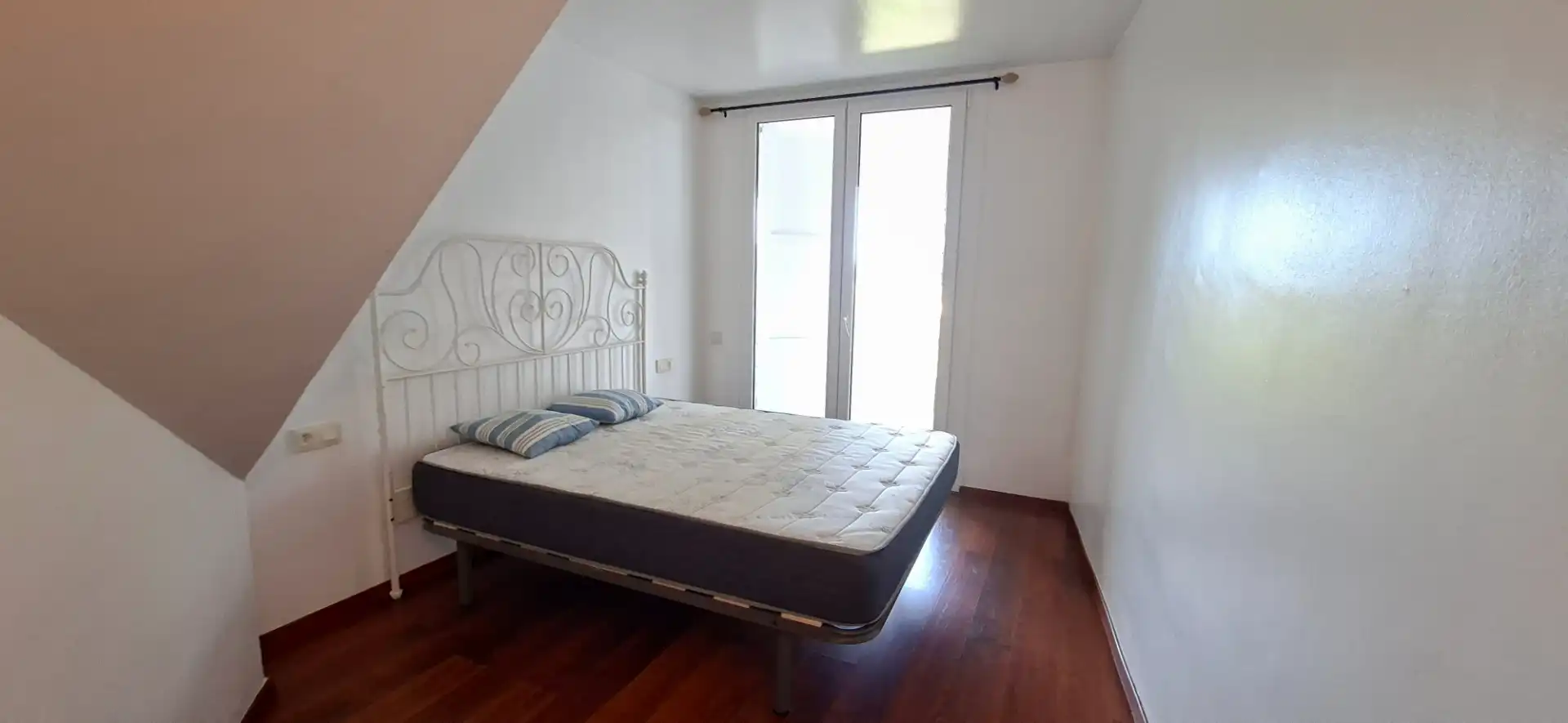 Habitación de Casa adosada en venta en Begur con Aire acondicionado, Calefacción y Jardín privado