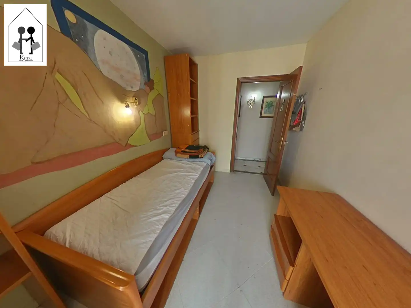 Bedroom of Flat for sale in Sevilla  with Air Conditioner, Heating and Furnished