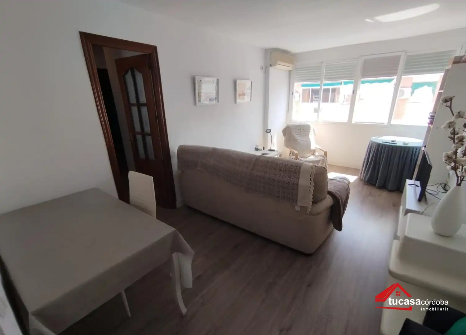 Sala d'estar de Pis en venda en Córdoba amb Aire condicionat, Parquet i Moblat