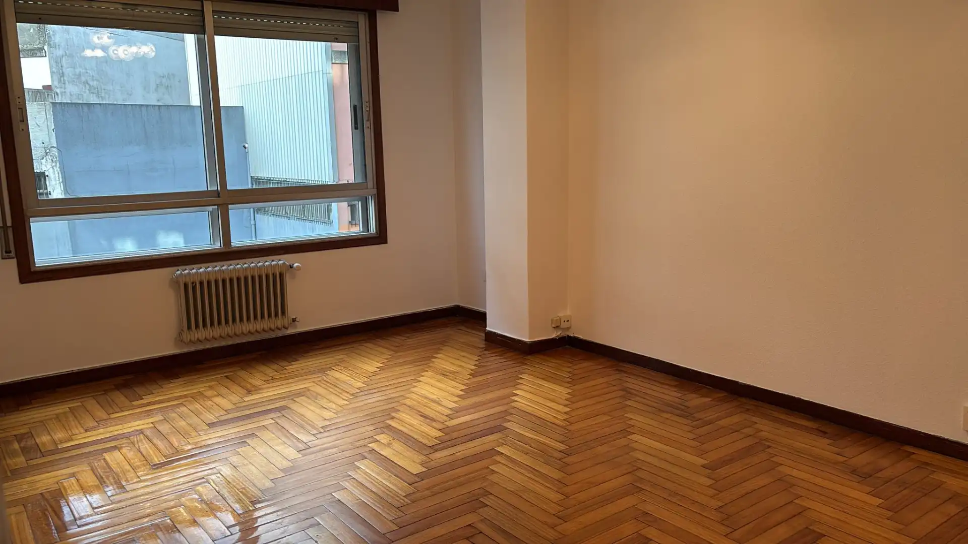 Habitación de Piso de alquiler en Vigo  con Calefacción, Parquet y Trastero