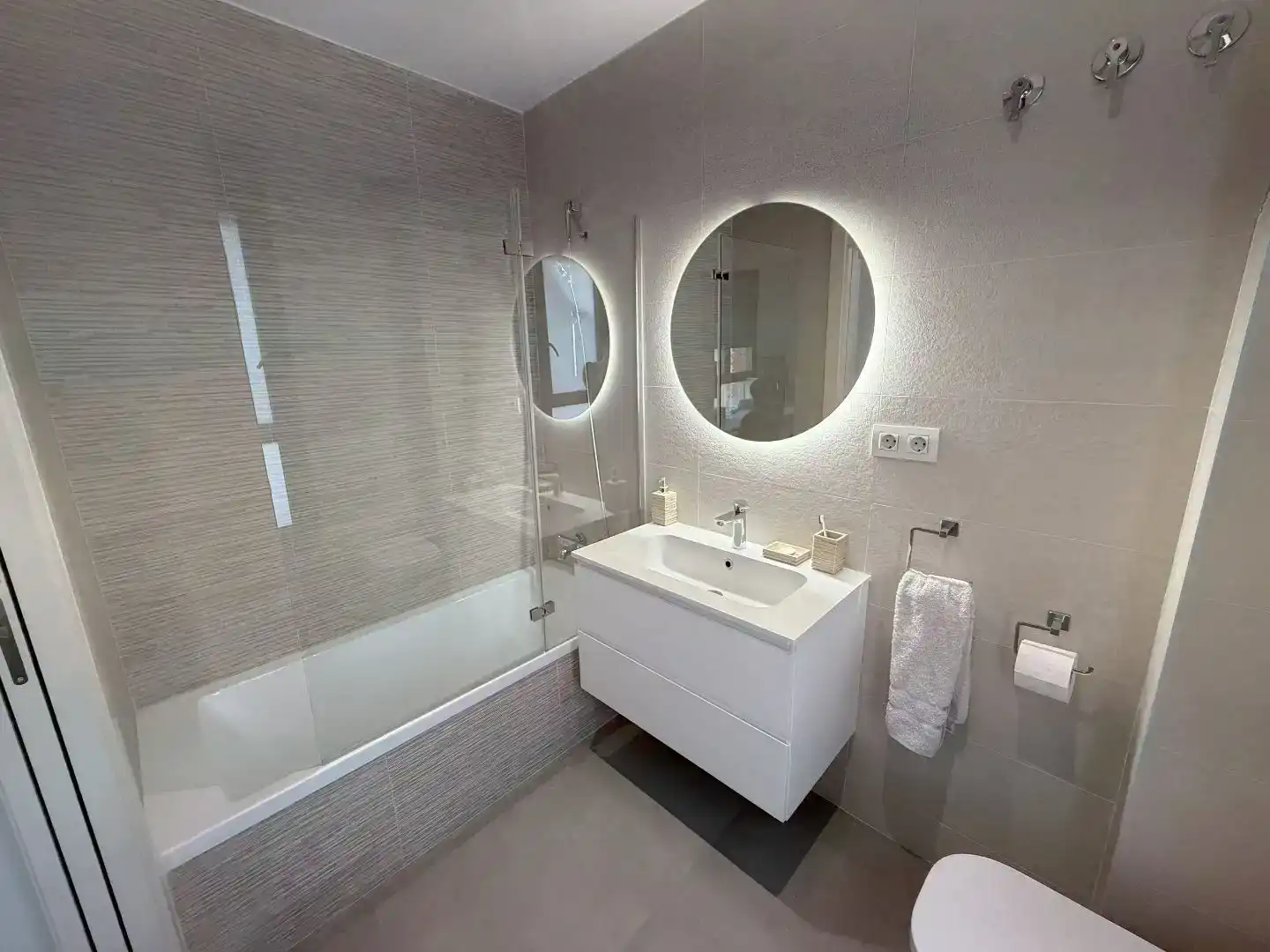 Baño de Casa adosada en venta en Sabadell con Aire acondicionado, Trastero y Balcón