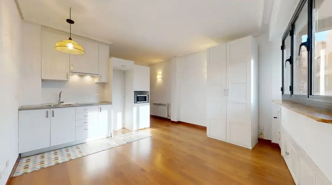 Cuina de Pis de lloguer en Madrid amb Calefacció i Terrassa