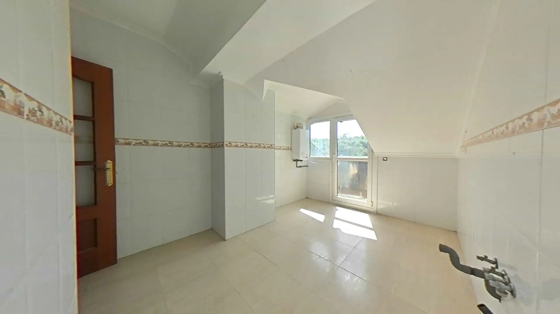 Habitación de Piso en venta en Hazas de Cesto con Balcón