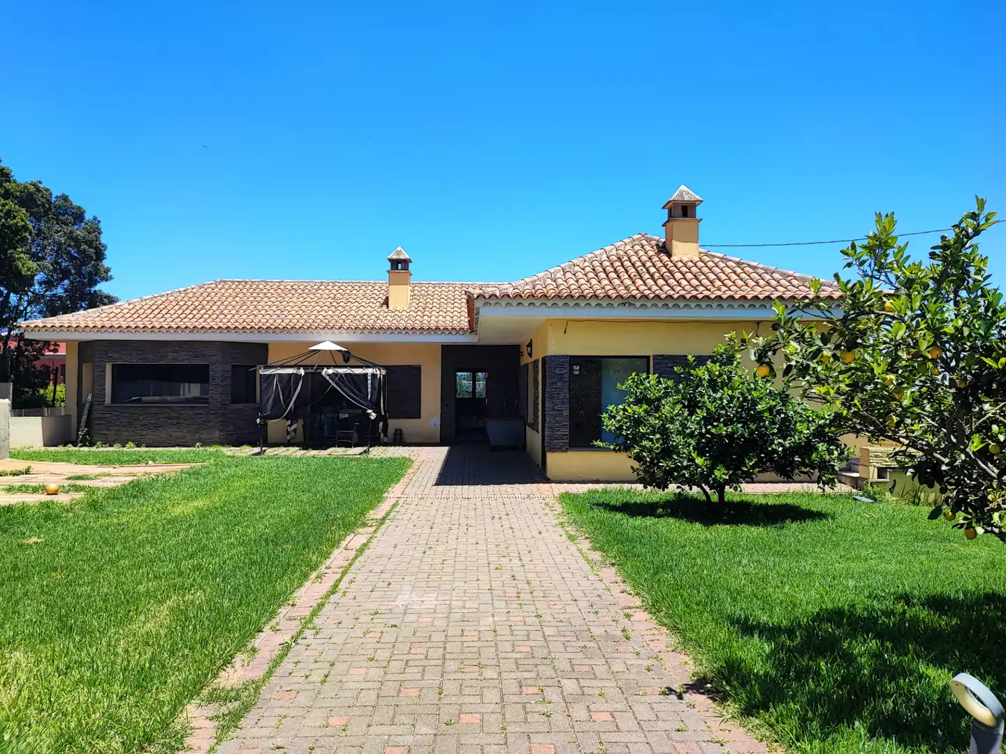 Vista exterior de Casa o xalet en venda en San Cristóbal de la Laguna amb Jardí privat, Terrassa i Traster