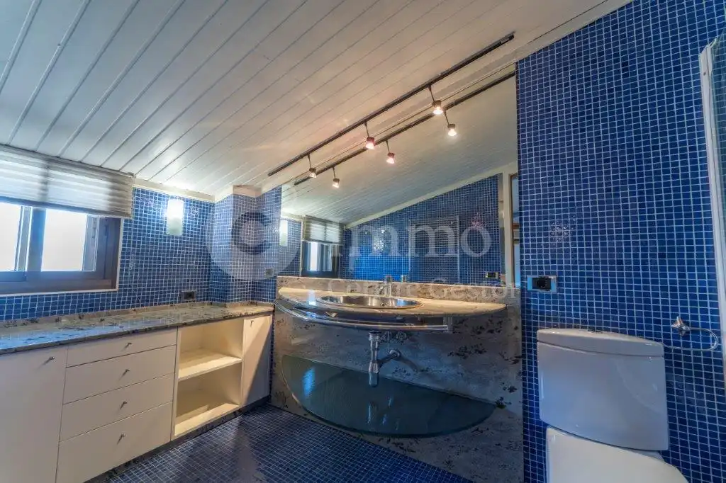 Baño de Dúplex en venta en Lleida con Aire acondicionado, Calefacción y Parquet