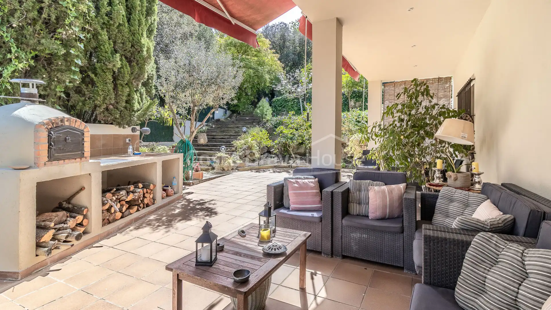 Casa con piscina en venta en Carrer de Joaquim Ruyra, imagen 6