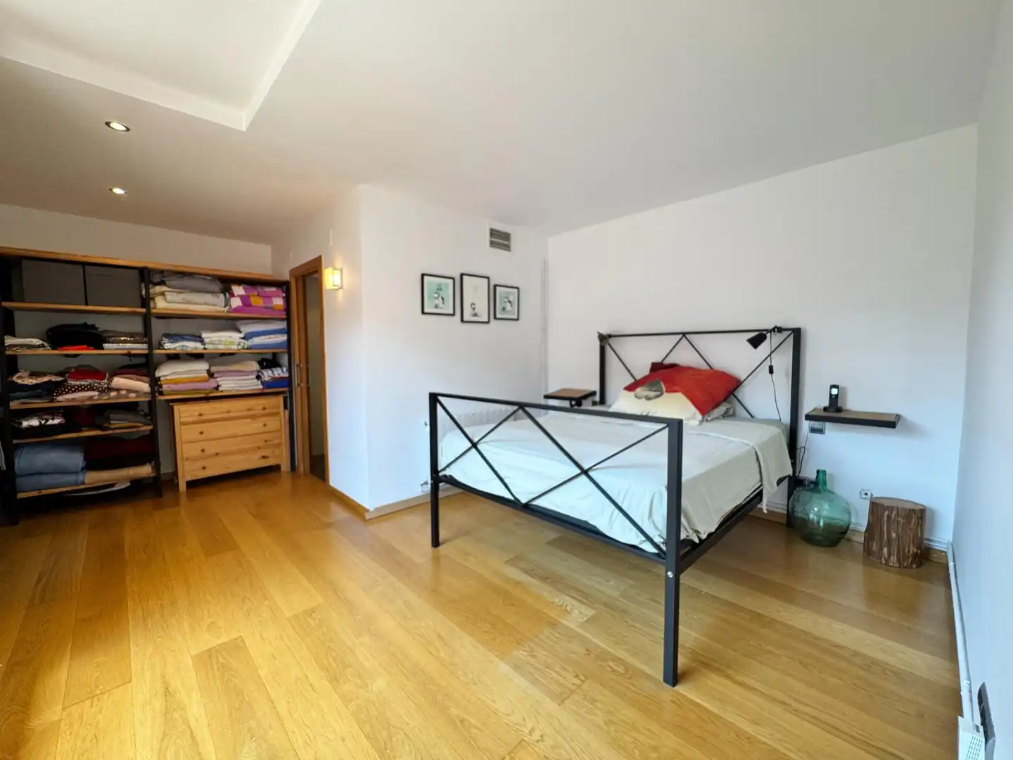 Habitación de Casa adosada en venta en Gavà con Aire acondicionado, Calefacción y Jardín privado