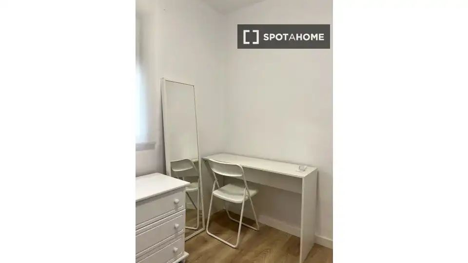 Habitación de Piso de alquiler en Moncada con Aire acondicionado, Calefacción y Amueblado
