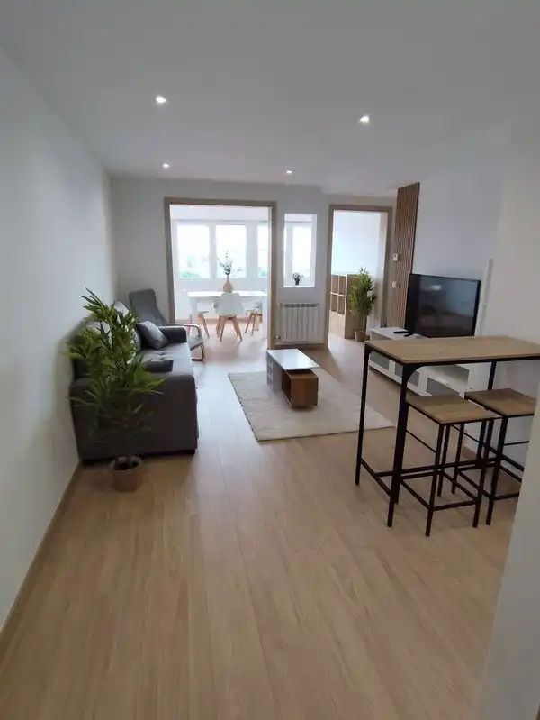 Living room of Flat for sale in Vigo   with Heating, Storage room and Furnished