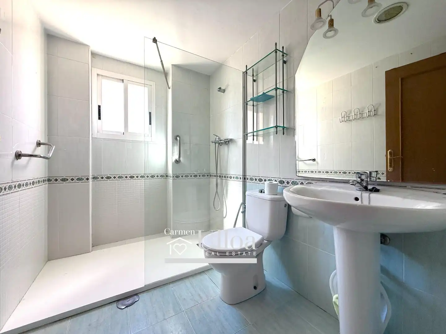 Baño de Apartamento en venta en Alicante / Alacant con Jardín privado y Piscina comunitaria
