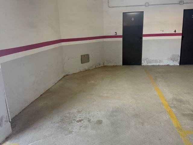 Garaje en Alquiler en Carrer de Narcis Oller, 3 en Llevant