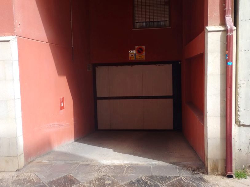 Parkplatz von Garage zur Miete in Atarfe