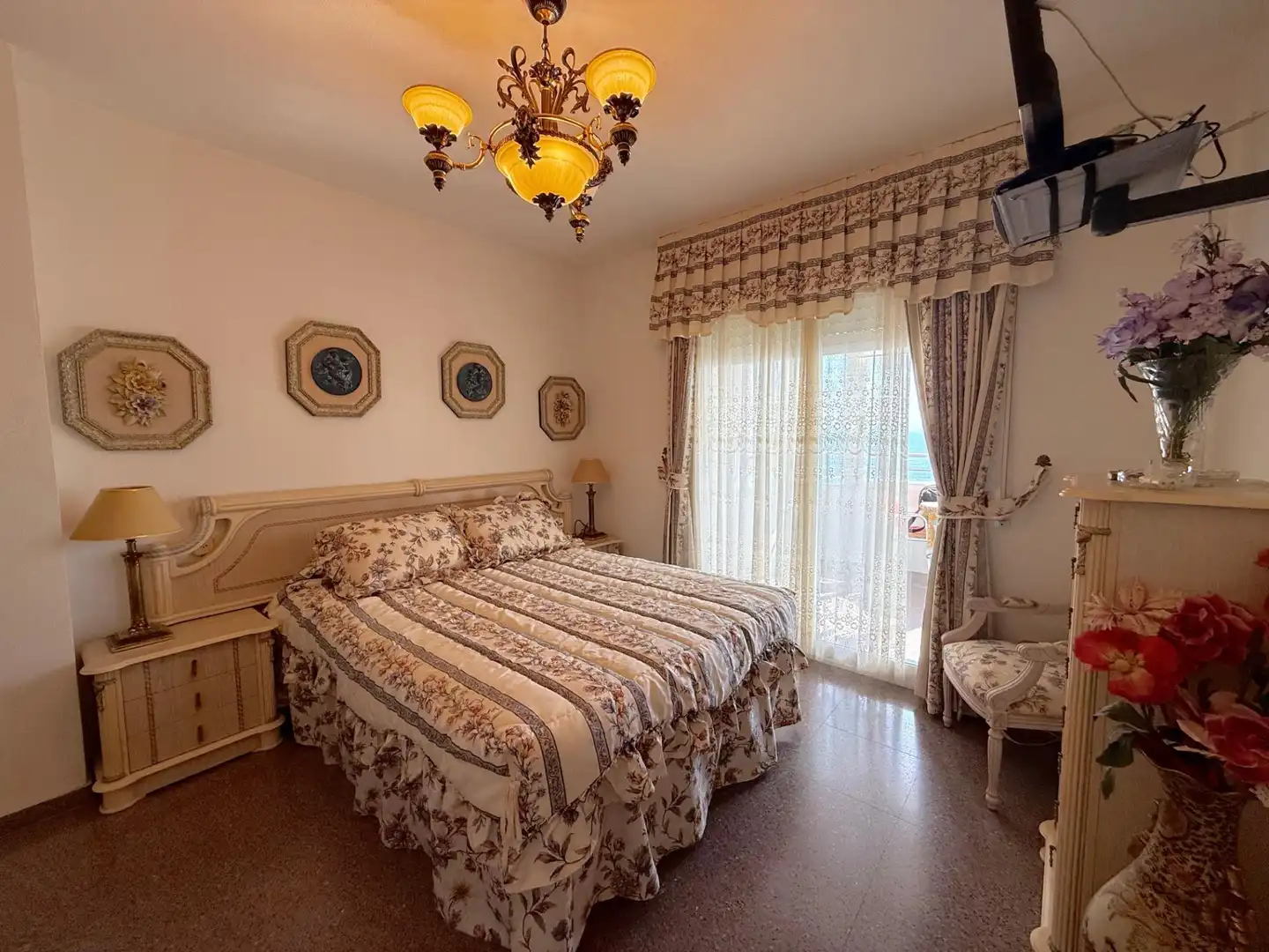 Habitación de Apartamento en venta en Benidorm con Aire acondicionado, Jardín privado y Amueblado