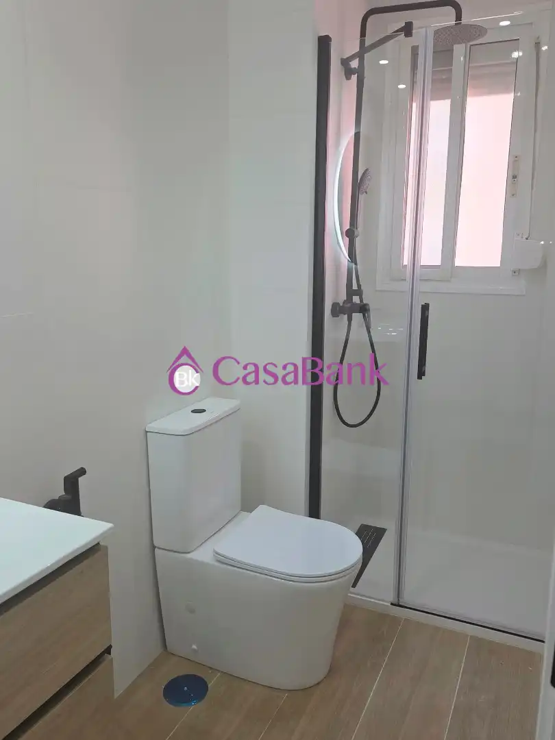 Badezimmer von Wohnung zum Verkauf in Córdoba mit Klimaanlage und Terrasse